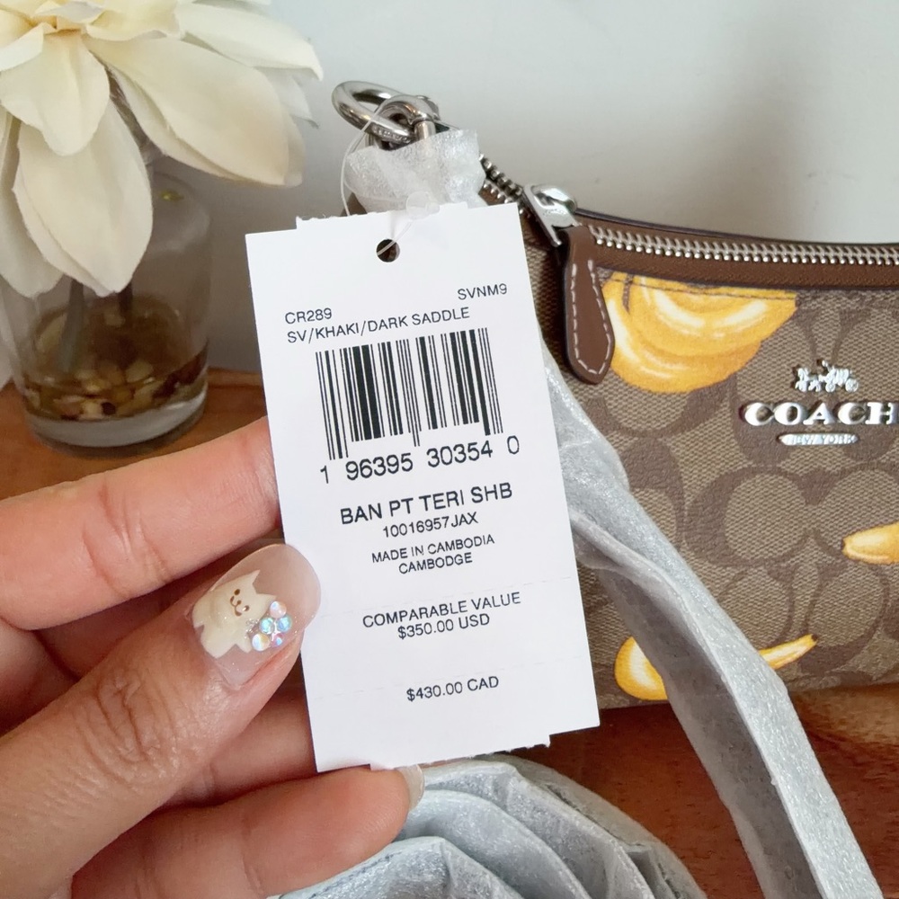 NWT Coach Teri Shoulder Bag In Signature Canvas With Banana Print - Picture 3 of 7